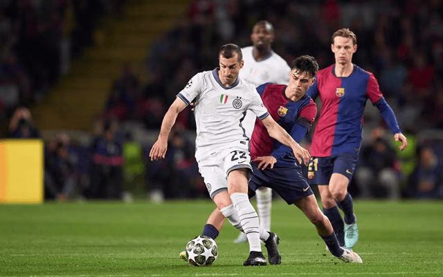 天空：切尔西正努力争取在关窗前签下哈维-西蒙斯和加纳乔（天空体育：切尔西加速推进，力争在转会窗截止前签下哈维-西蒙斯与加纳乔）