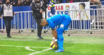 媒体人：国安足协杯冠军奖金八位数起步，是董事长找来的钱（媒体人称：国安足协杯夺冠奖金起步八位数，资金由董事长筹措）