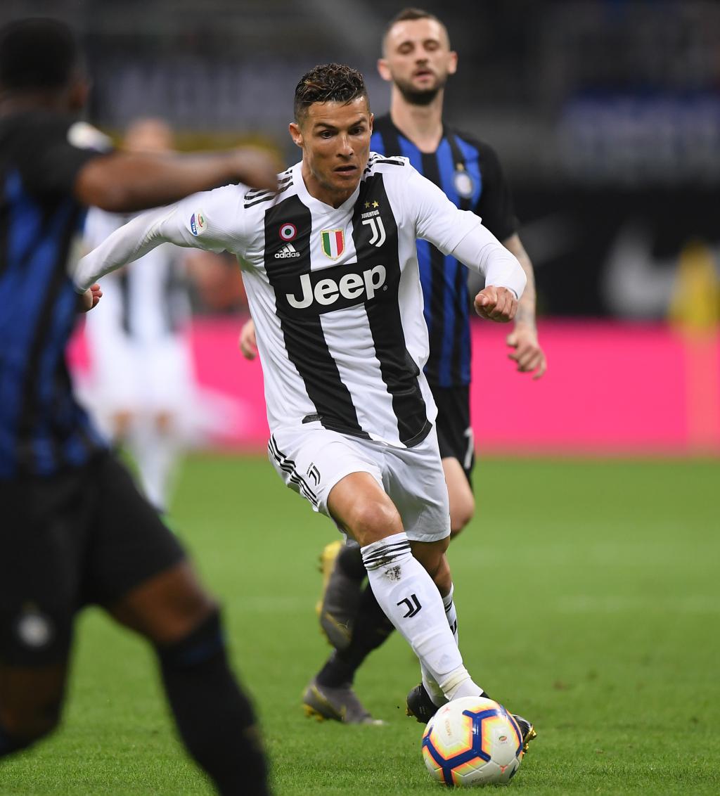 巴萨梅西关键助攻助力进球