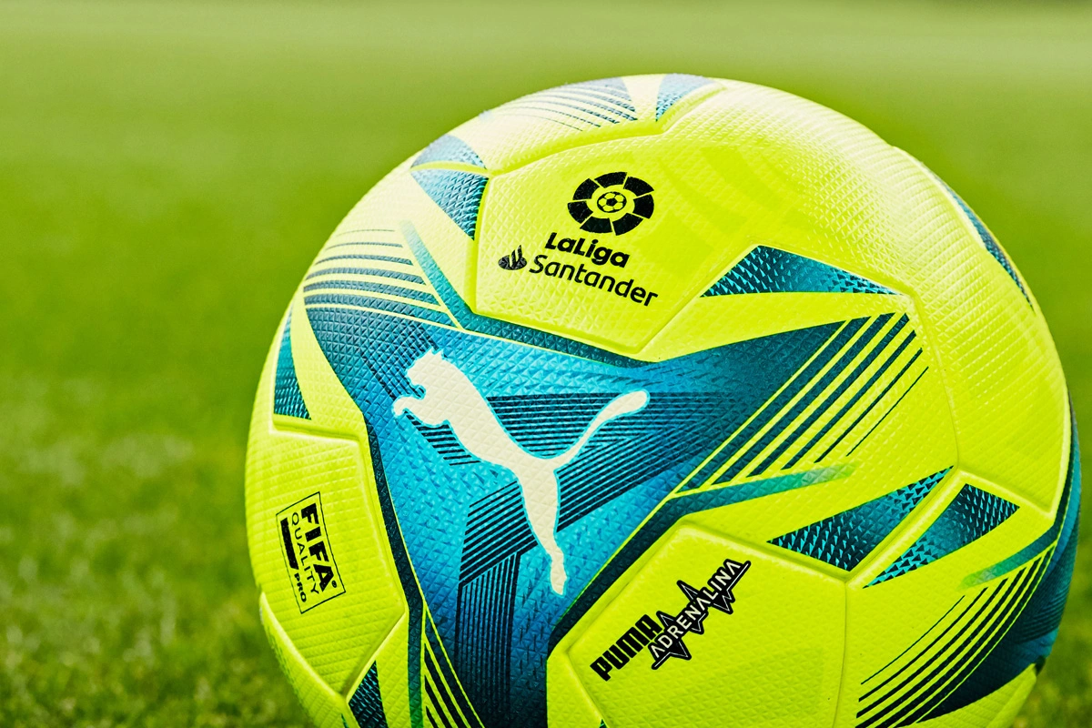 🎮HLE 1-1 T1：Kanavi装甲猴离谱送命，T1扳平总比分（HLE与T1战至1-1：Kanavi坦猴频繁送命，T1强势追平）