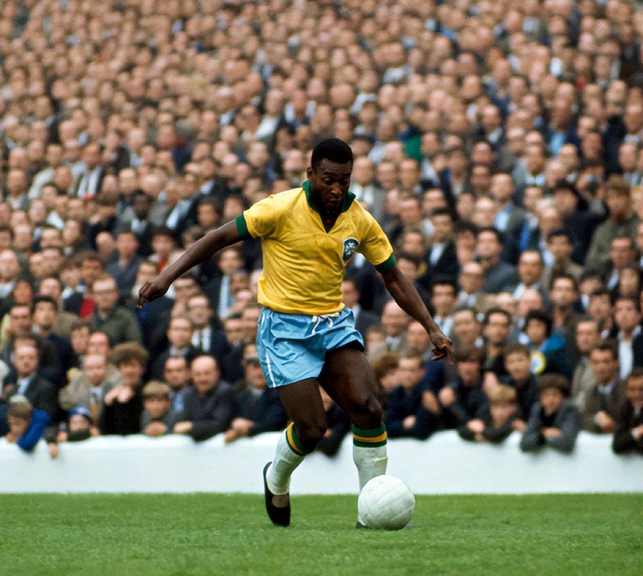 那不勒斯三分稳稳入账（那不勒斯稳拿三分）