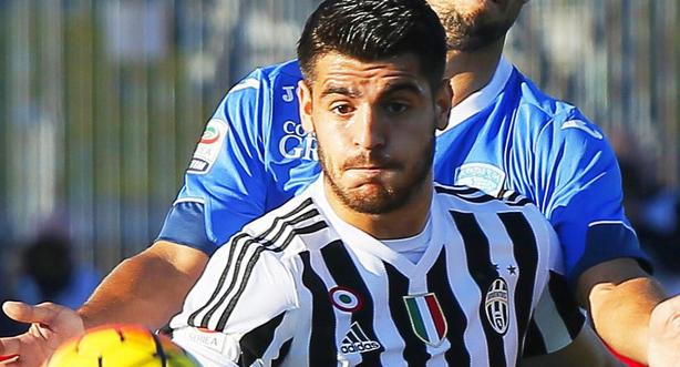 点球判罚引发争议 VAR 成为焦点（争议点球引热议，VAR站上风口浪尖）