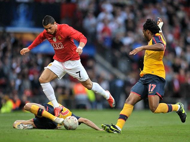 中国女足出战英格兰女足名单：王霜、吴海燕领衔，张琳艳在列（中国女足对阵英格兰名单公布：王霜、吴海燕领衔，张琳艳入选）